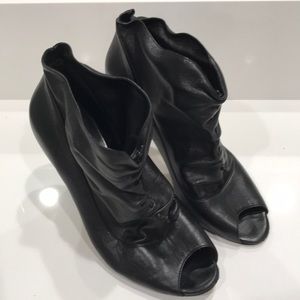 MANOLO BLAHNIK BOOTIES